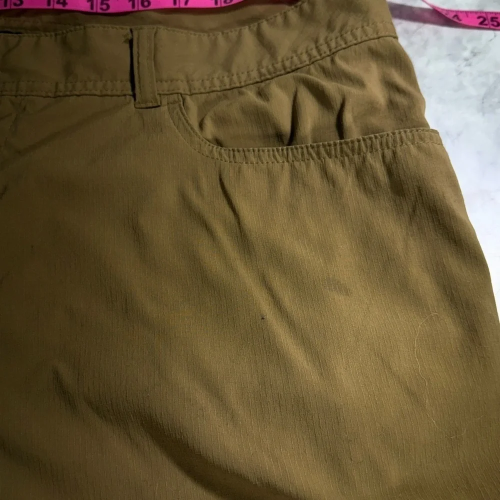Mountain Hardware Men's Tan hiking Pants